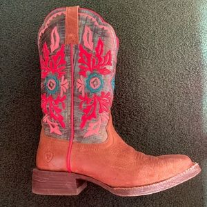 Ariat square toe cow boy boots